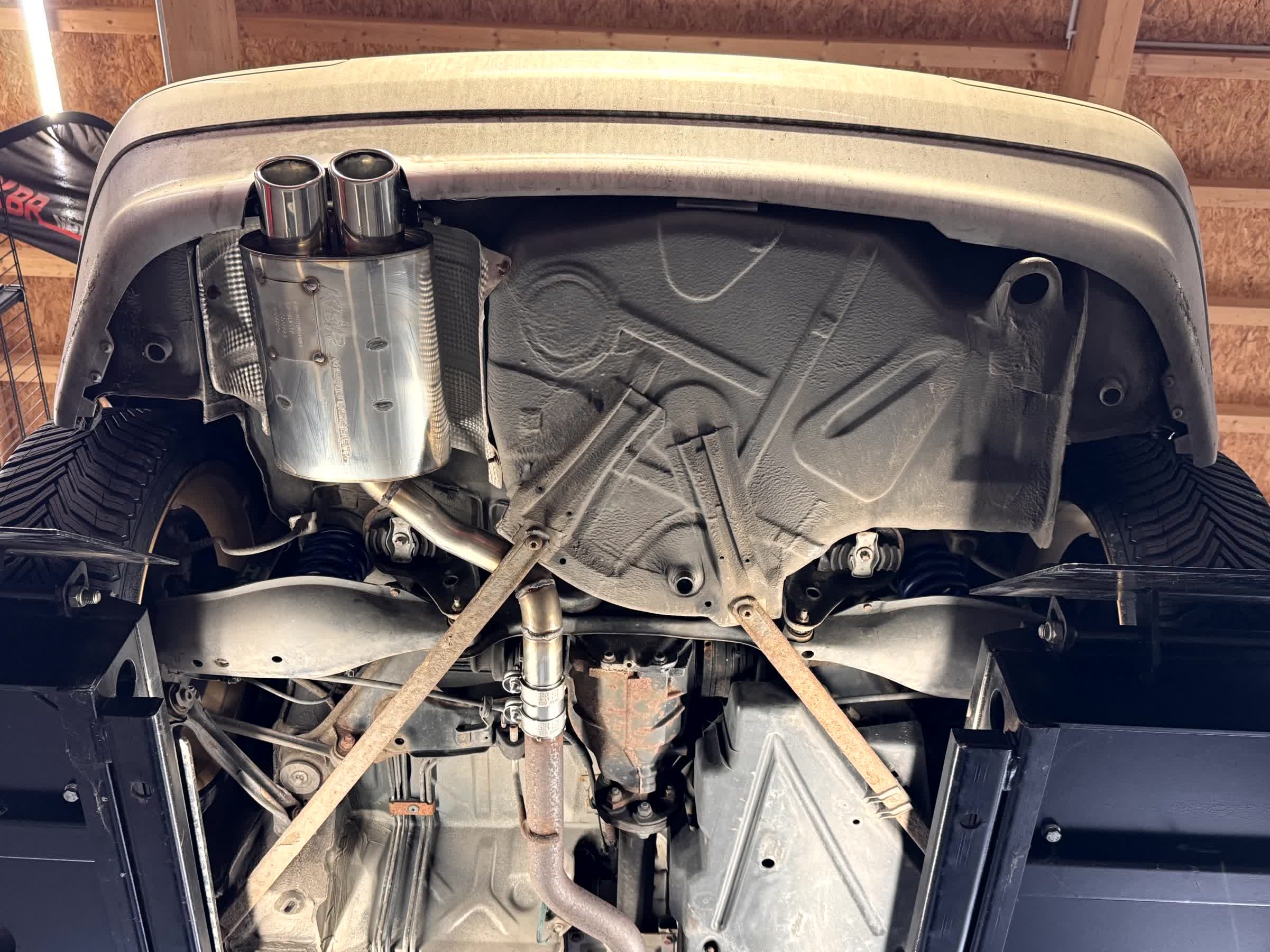 Handgefertigter Edelstahl Auspuff-Endschalldämpfer