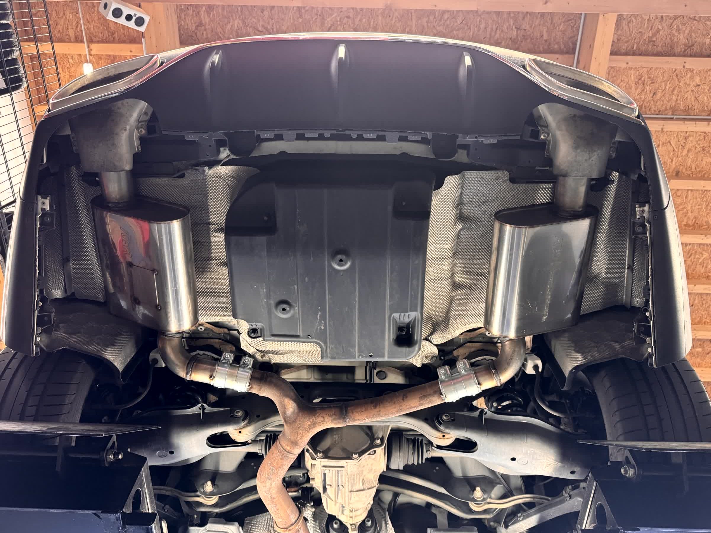 Handgefertigte Edelstahl Auspuff-Endschalldämpfer