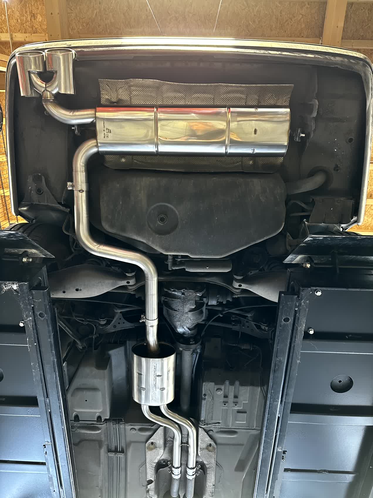 Handgefertigte Edelstahl Auspuffanlage