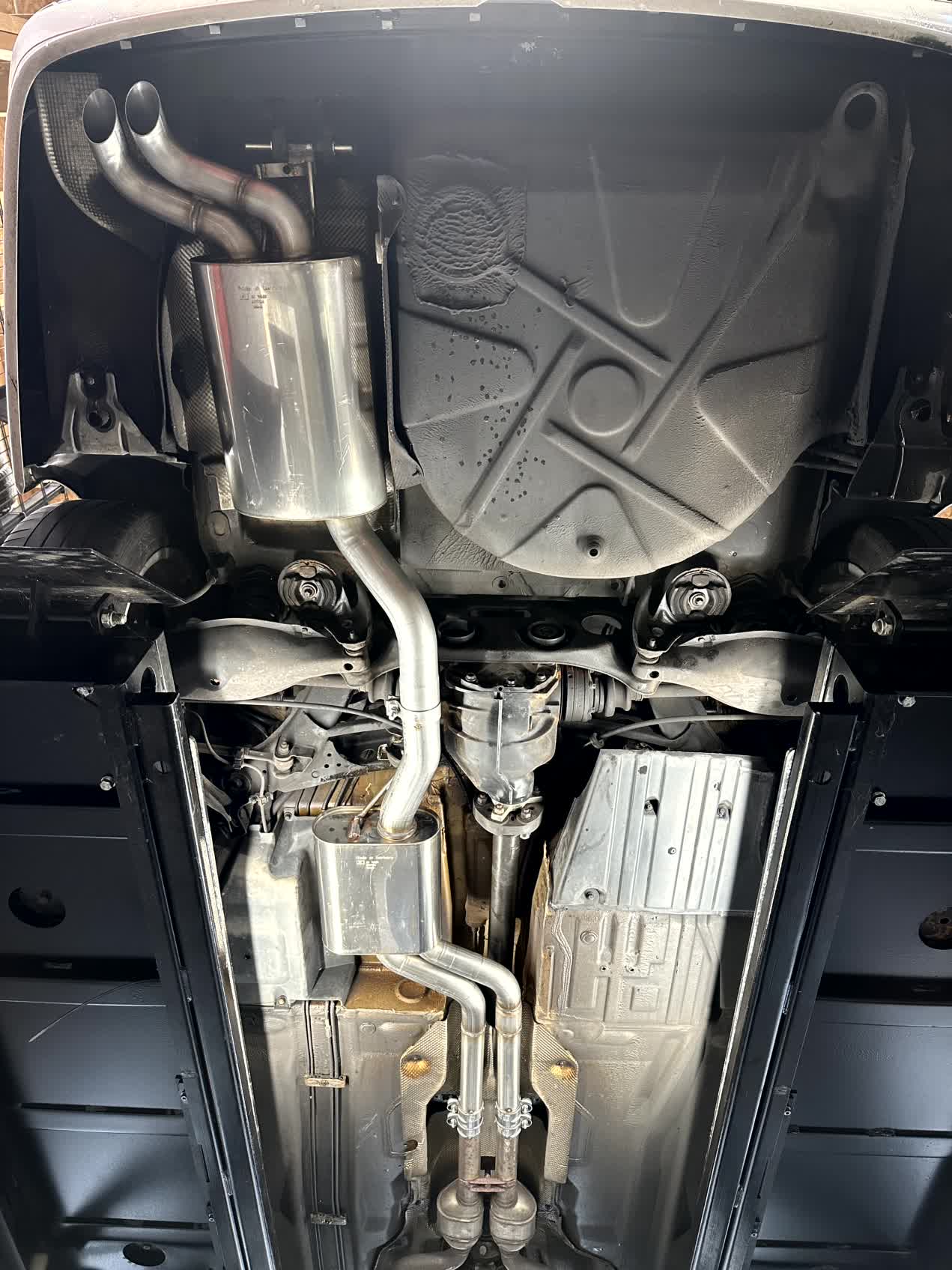 Handgefertigte Edelstahl Auspuffanlage