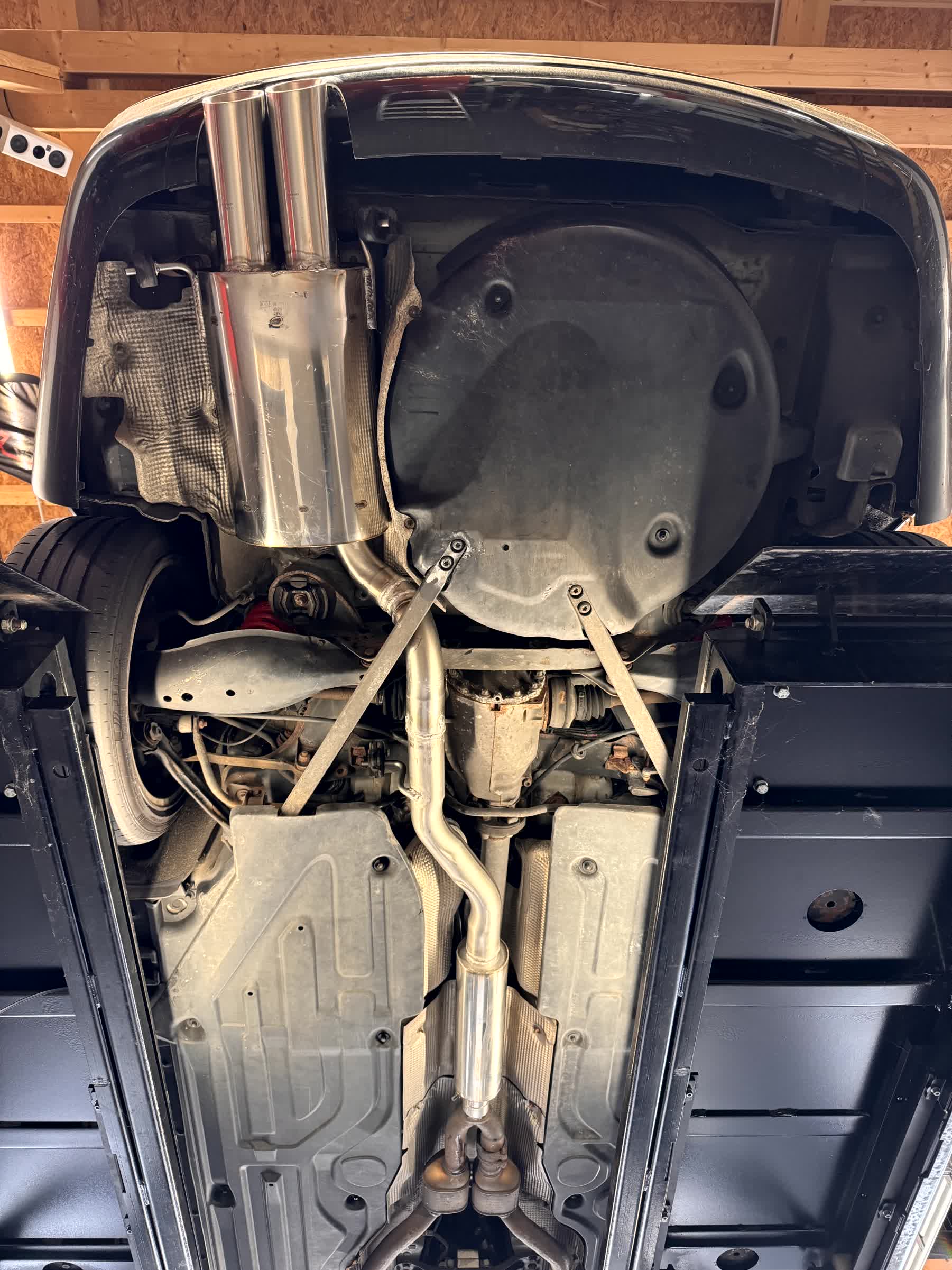 Handgefertigte Edelstahl Auspuffanlage