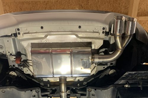 Handgefertigter Edelstahl Auspuff-Endschalldämpfer quer mit zwei Endrohren Rechts