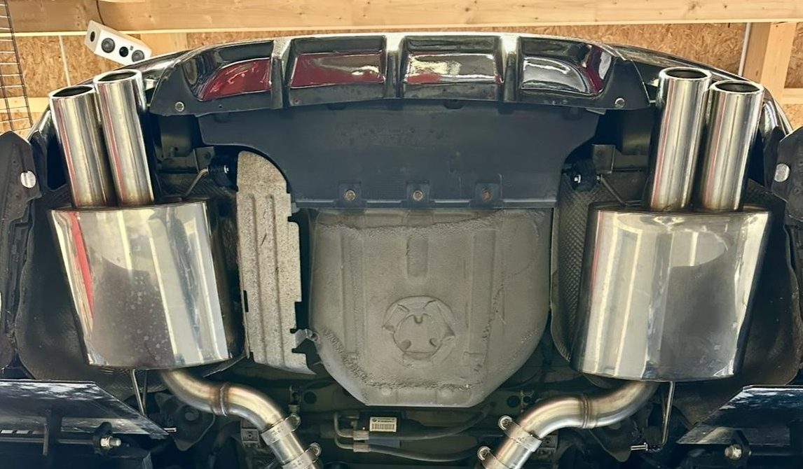 Handgefertigter Edelstahl Auspuff-Endschalldämpfer