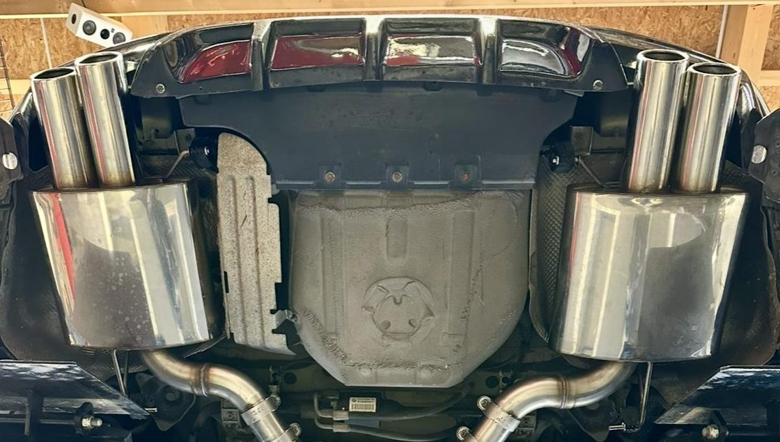 Handgefertigter Edelstahl Auspuff-Endschalldämpfer