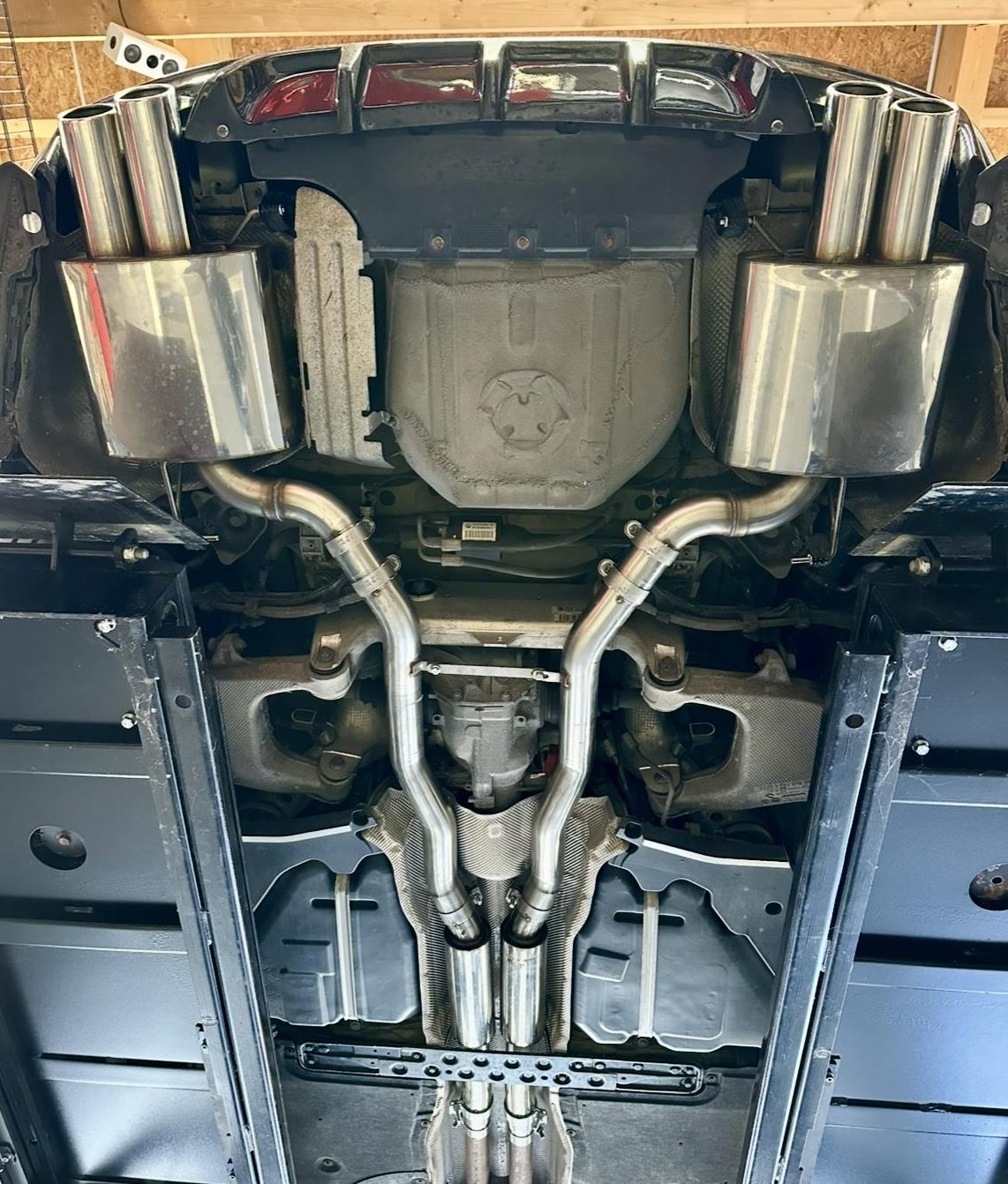 Handgefertigte Edelstahl Auspuffanlage