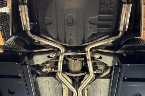 Handgefertigte Edelstahl Auspuffanlage