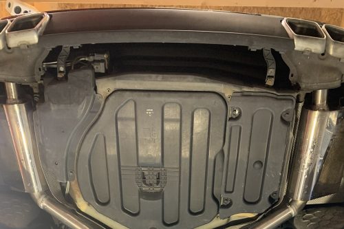 Handgefertigter Edelstahl Auspuff-Endschalldämpfer (Serienendrohre in der Stoßstange)