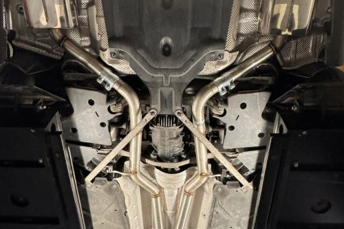 Handgefertigte Edelstahl Auspuffanlage