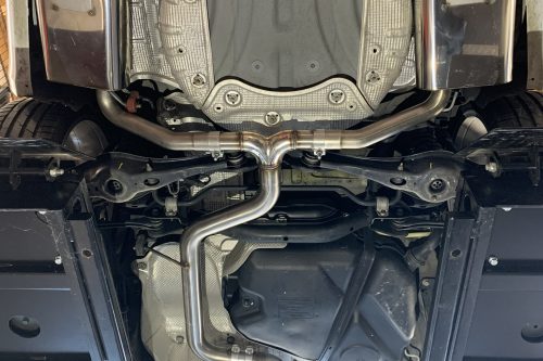 Handgefertigte Edelstahl Auspuffanlage (Serienendrohre in der Stoßstange)