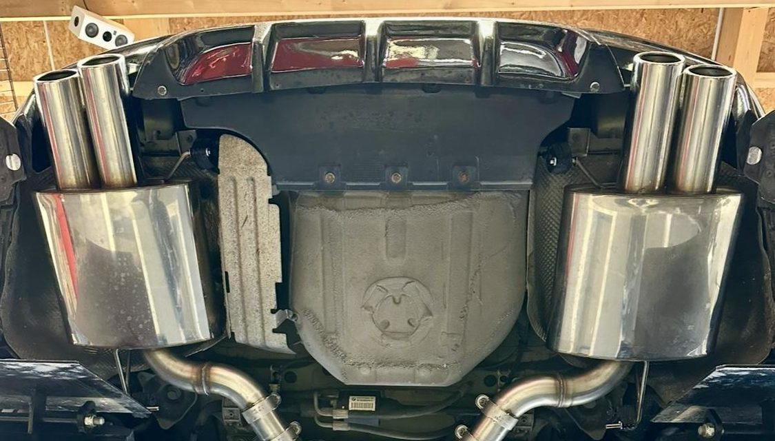 Handgefertigter Edelstahl Auspuff-Endschalldämpfer